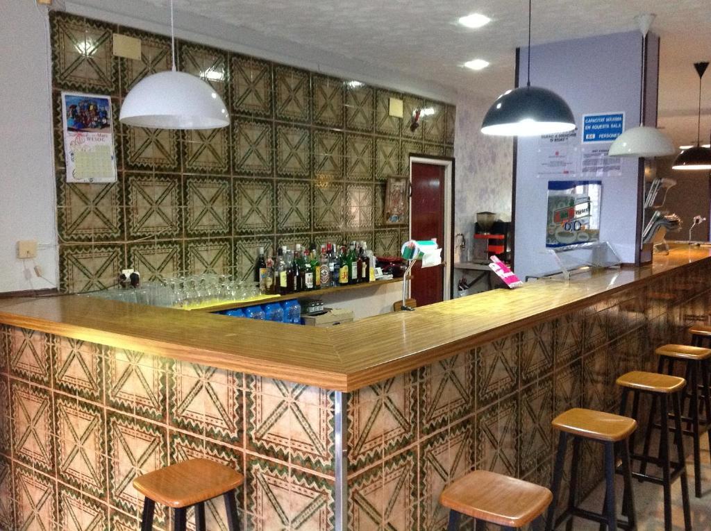 Hostel Alhambra Жирона Номер фото